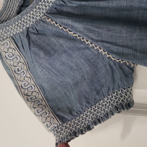 Pretty Lucky brand denim top with tassels and embroidery detail. - Picture 3 of 10